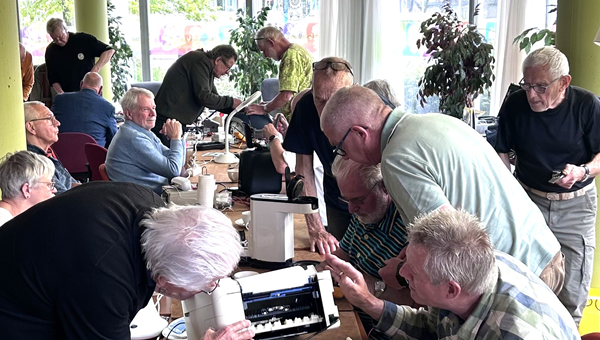 Repair Café zaterdag open, óók voor kledingreparaties